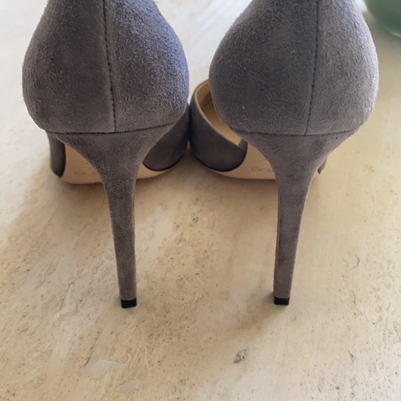 JIMMY CHOO GREY SUEDE DORSAY PUMP. NWT - Picture 8 of 8